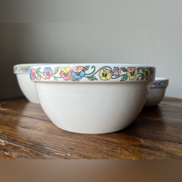 Nishiwaki Japan Nesting Bowls with floral Rim design Set of 3 - Picture 7 of 10